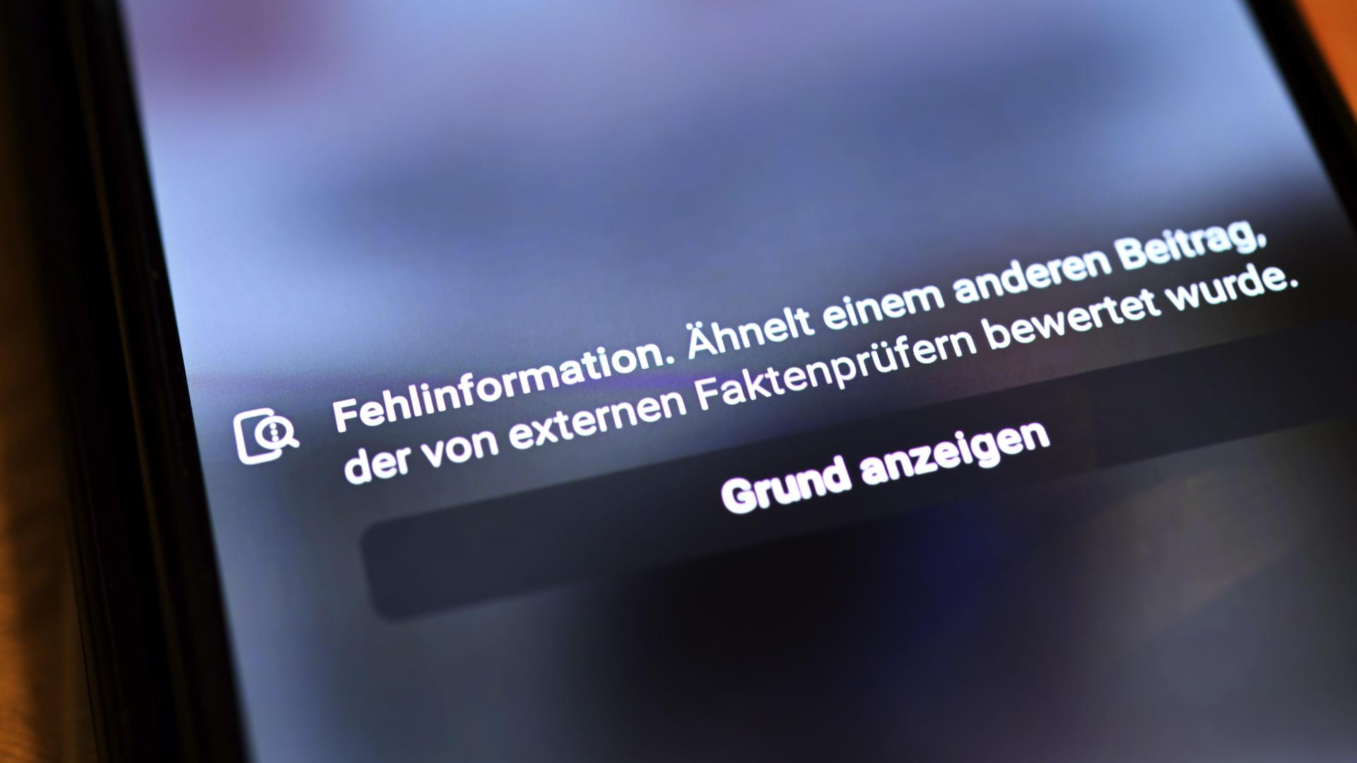 Ein Hinweis auf Fehlinformation durch Faktenprüfung auf Facebook Ein Hinweis auf Fehlinformation durch Faktenprüfung auf Facebook