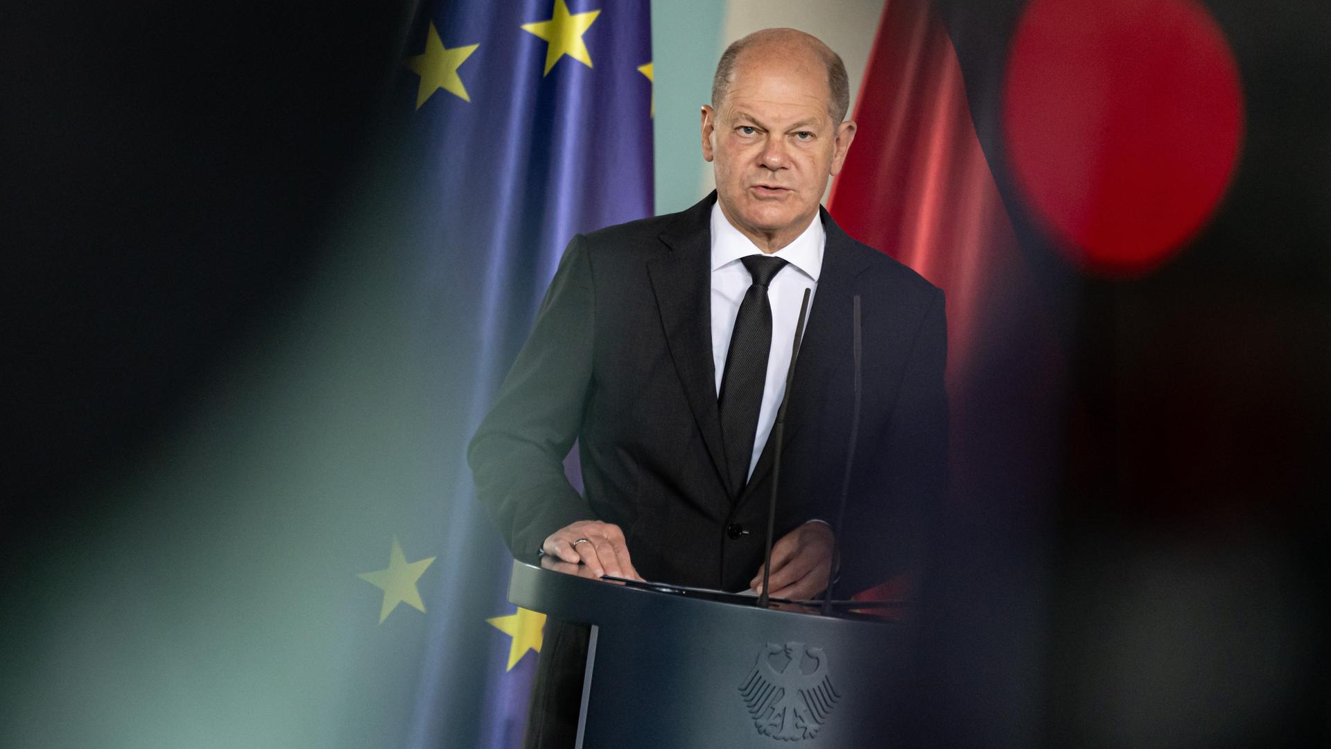 Bundeskanzler Olaf Scholz (SPD) gibt im Bundeskanzleramt ein Statement zum Großangriff der islamistischen Hamas auf Israel. Bundeskanzler Olaf Scholz (SPD) gibt im Bundeskanzleramt ein Statement zum Großangriff der islamistischen Hamas auf Israel.