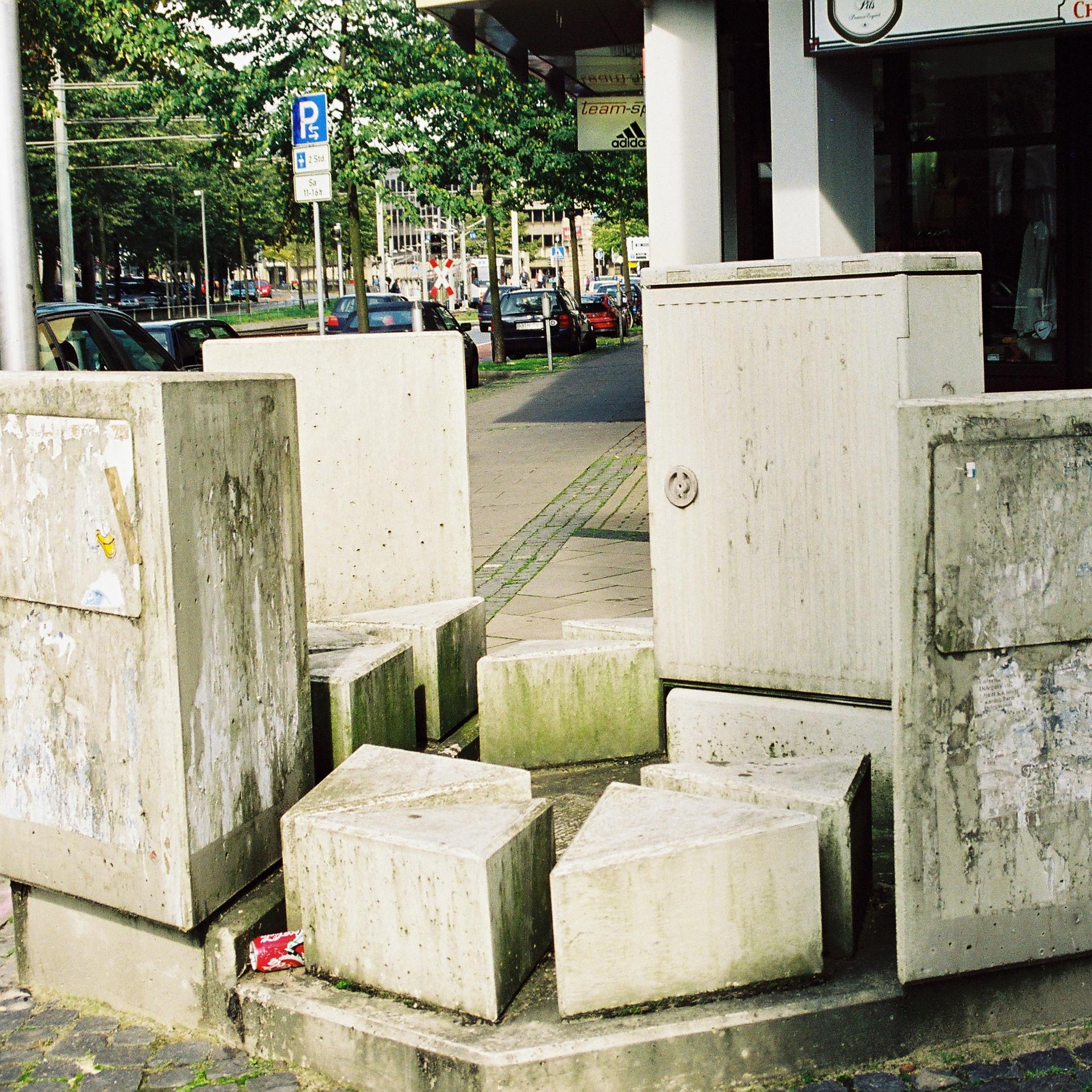 Fassadenblind durch die Stadt - Warum es uns so schwerfällt, die gebaute Alltagsumgebung wahrzunehmen