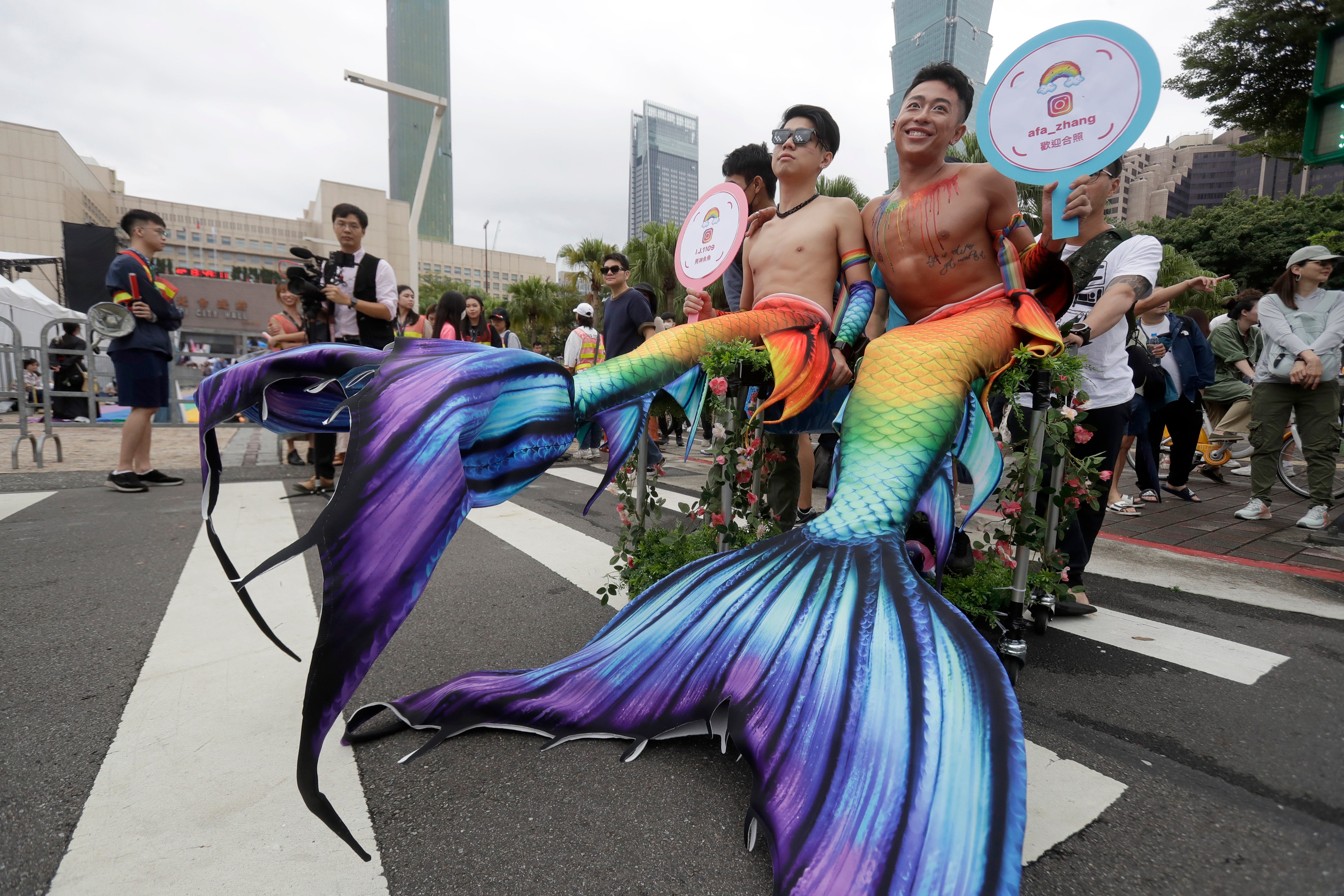 LGBTQI+ - Ost-Asiens größte Pride-Parade in den Straßen von Taipeh