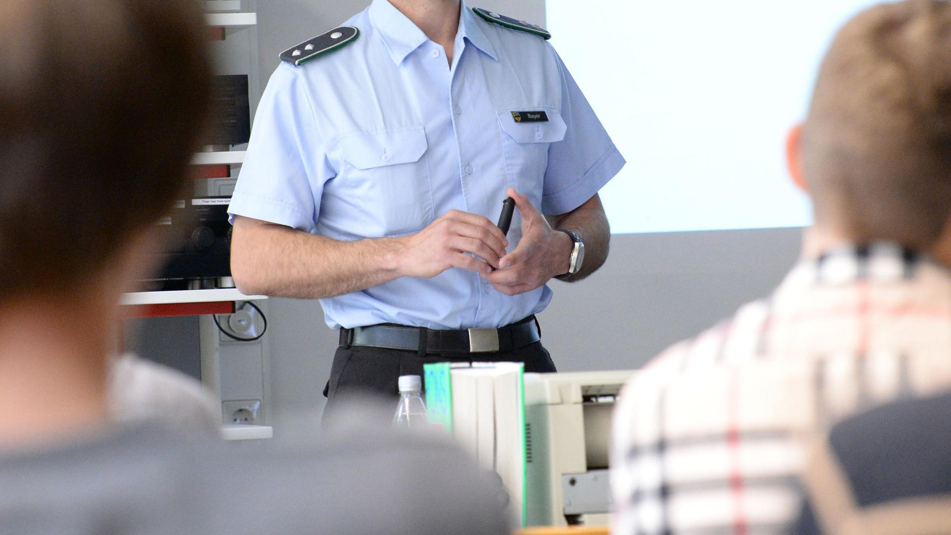 Wehrbeauftragte Eva Högl gegen Werbeverbot der Bundeswehr an Schulen