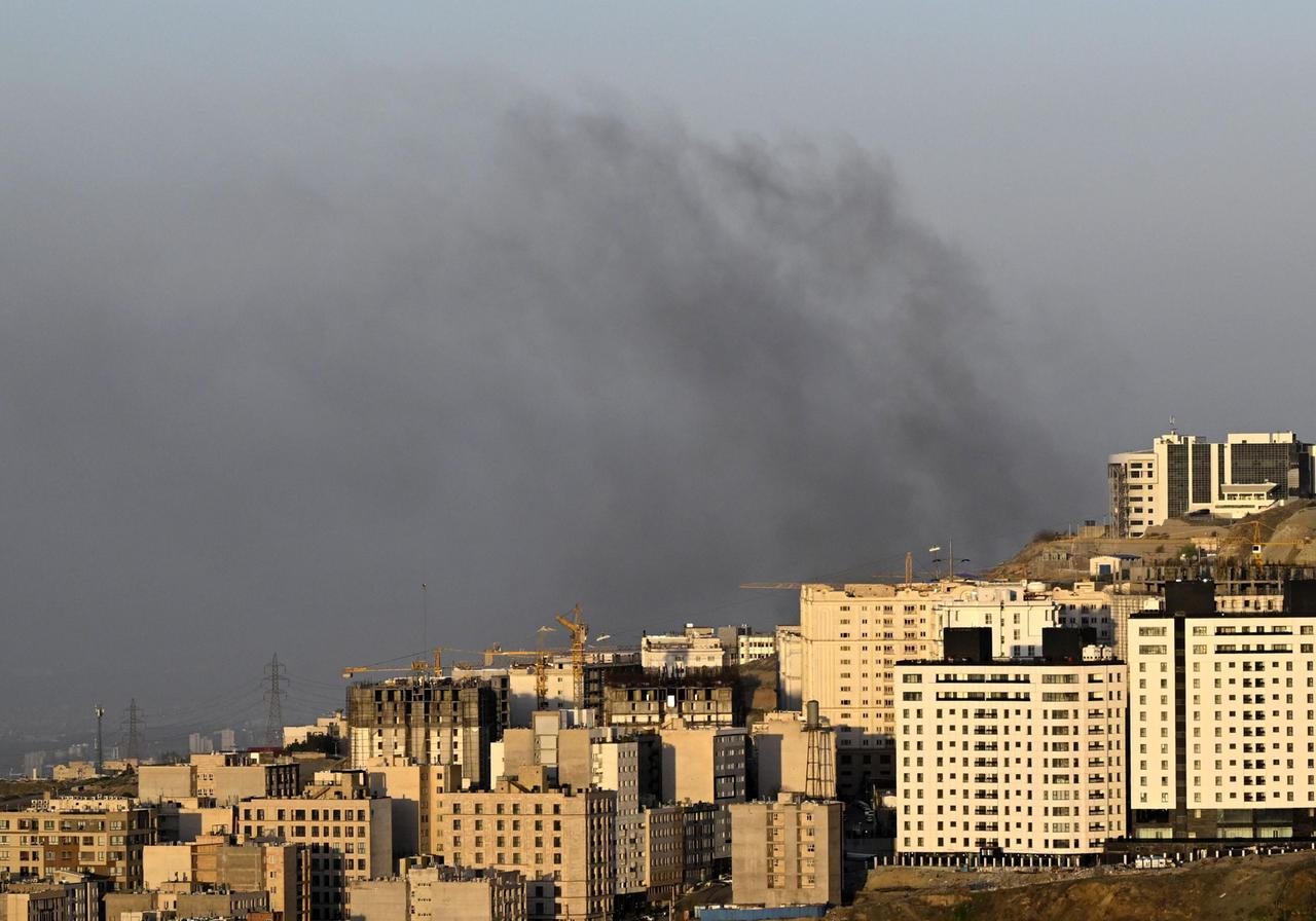 Rauchwolken über Teheran am 5. April 2026