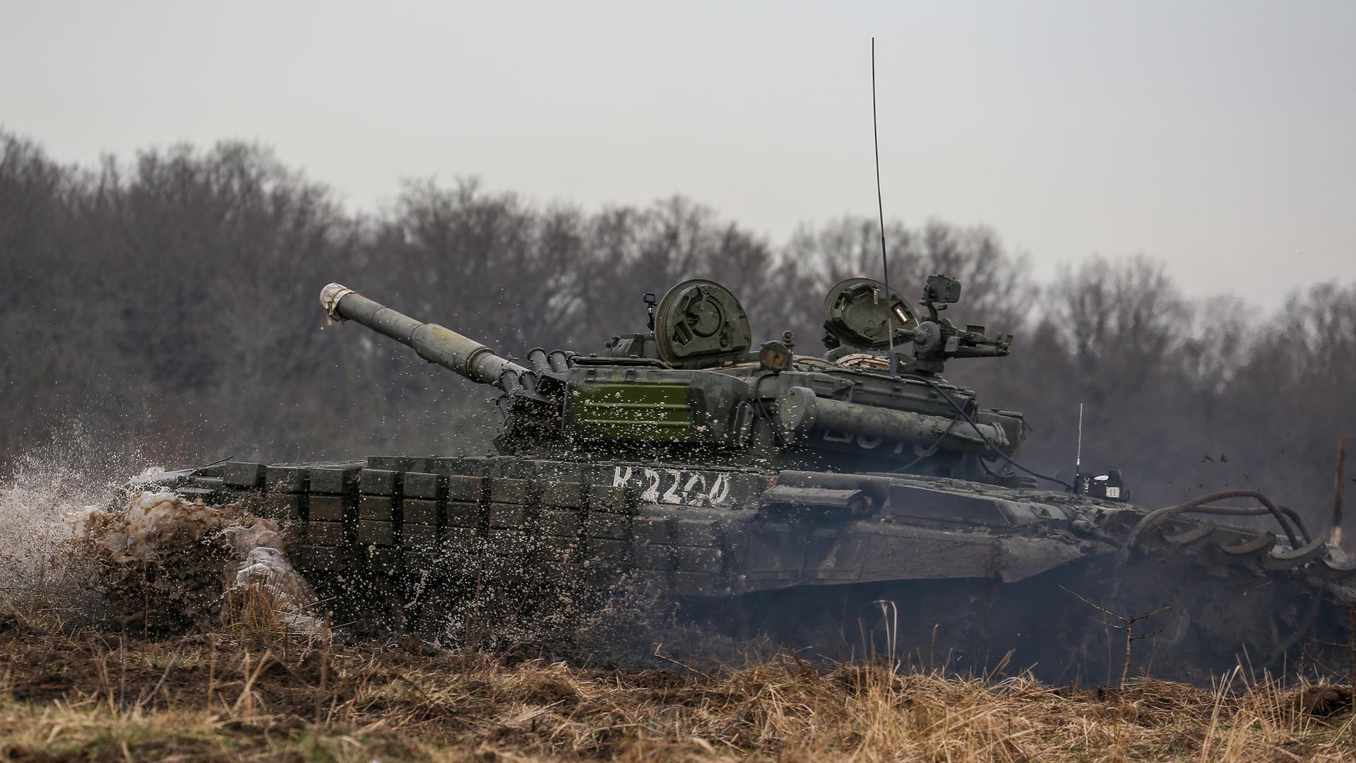 Ein russischer Panzer bei einer Militärübung im Dezember 2021. Ein russischer Panzer bei einer Militärübung im Dezember 2021.