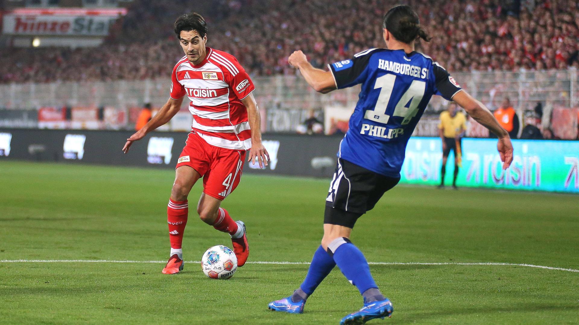 Diogo Leite und Rayan Philippe kämpfen um den Ball. 