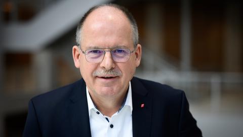 Ein Portrait von Stefan Körzell, Mitglied im Geschäftsführenden Bundesvorstand des Deutschen Gewerkschaftsbundes.