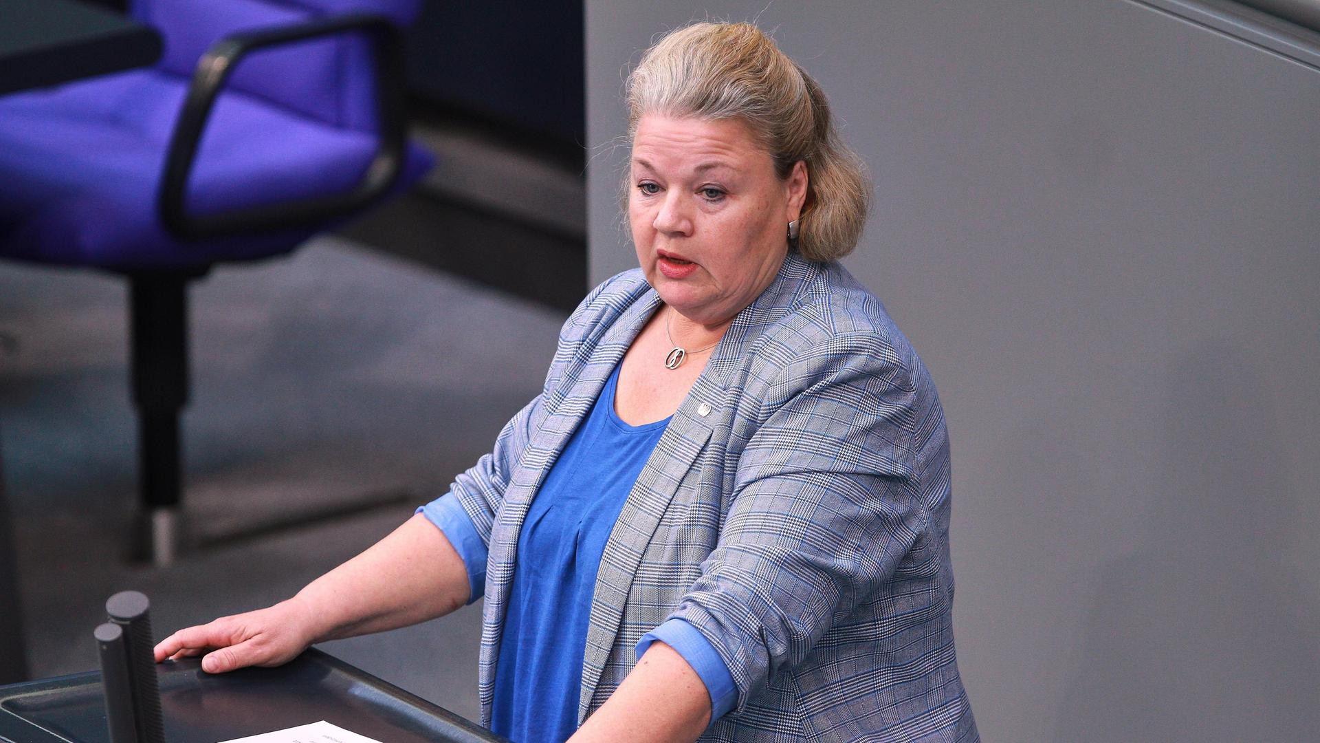 Die SPD -Abgeordnete Fäscher spricht im Bundestag.