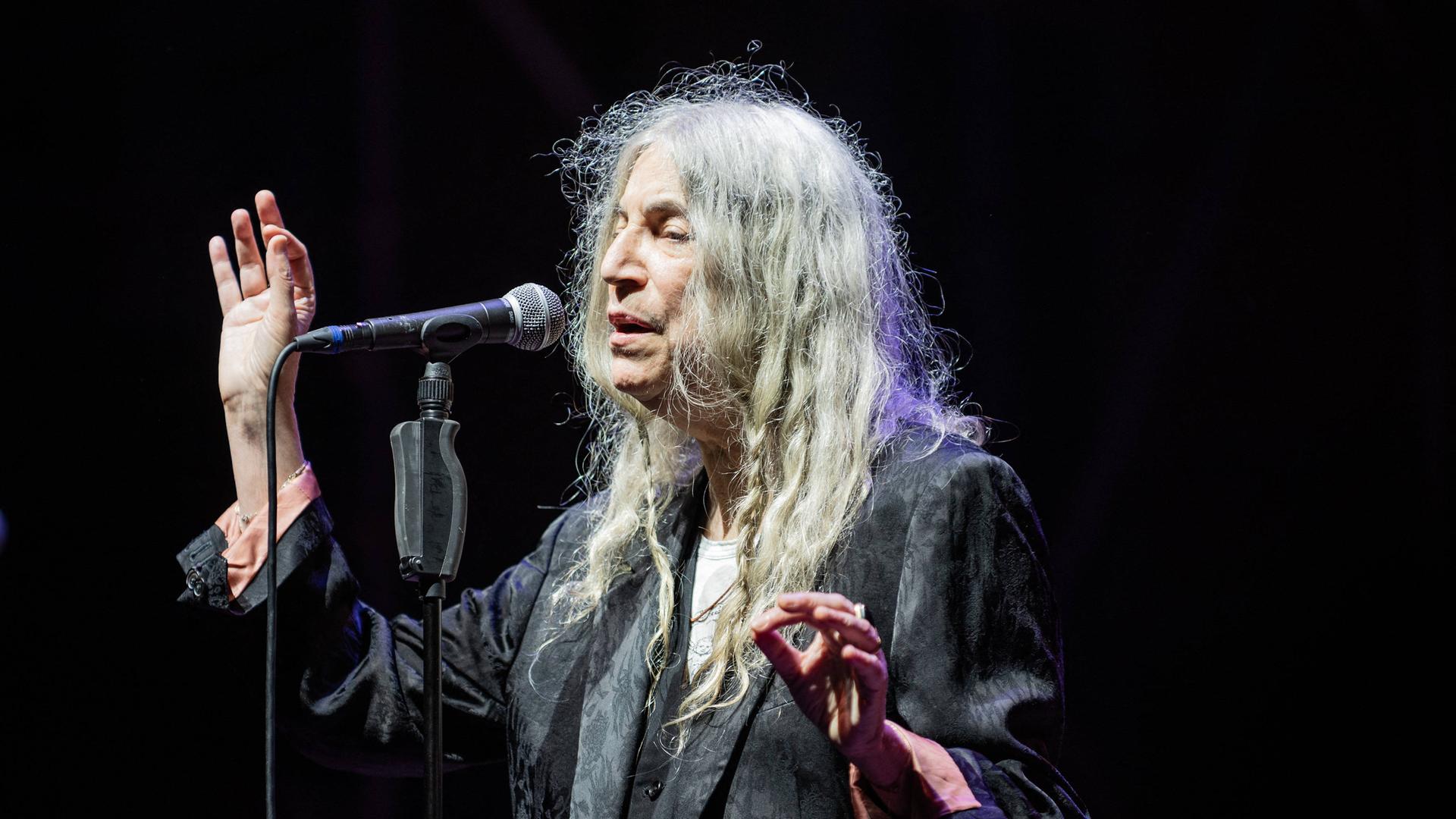 Entertainment Bilder des Tages Music Concert - Patti Smith Patti Smith Parma Italy PUBLICATIONxNOTxINxFRAxESPxUKxUSAxBELxPOL Copyright: xIPA/ABACAx BRIPA20231004_439 IPA/ABACAx BRIPA20231004_439 Entertainment Bilder des Tages Music Concert - Patti Smith Patti Smith Parma Italy PUBLICATIONxNOTxINxFRAxESPxUKxUSAxBELxPOL Copyright: xIPA/ABACAx BRIPA20231004_439 IPA/ABACAx BRIPA20231004_439