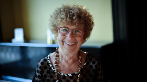 Sylvie Schenk, Autorin, bei einem Fototermin am Longlist-Abend des Deutschen Buchpreises 2023.