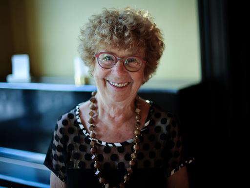 Sylvie Schenk, Autorin, bei einem Fototermin am Longlist-Abend des Deutschen Buchpreises 2023.