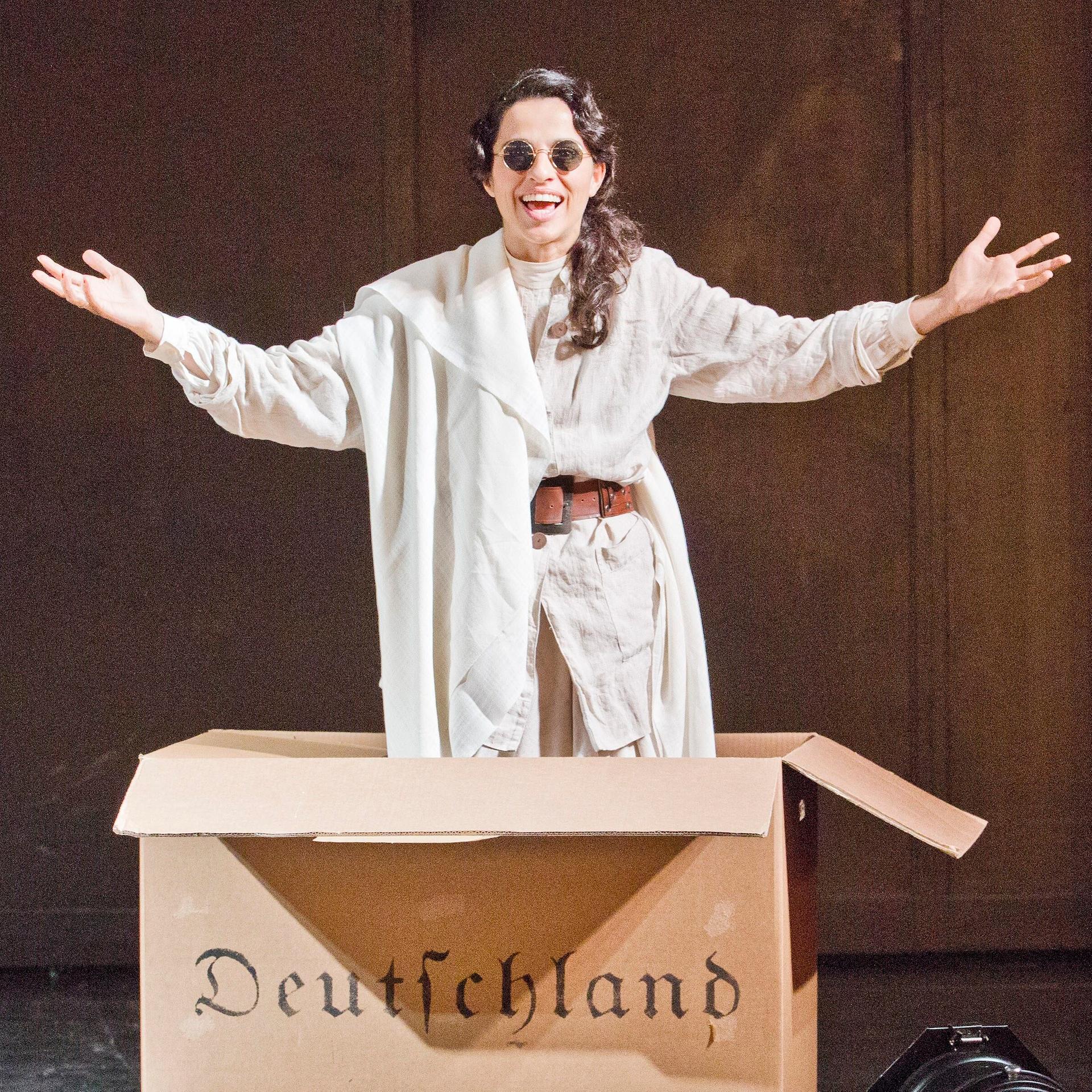 Postmigrantisches Theater - Ein Gegenentwurf zu weißen Einheits-Ensembles