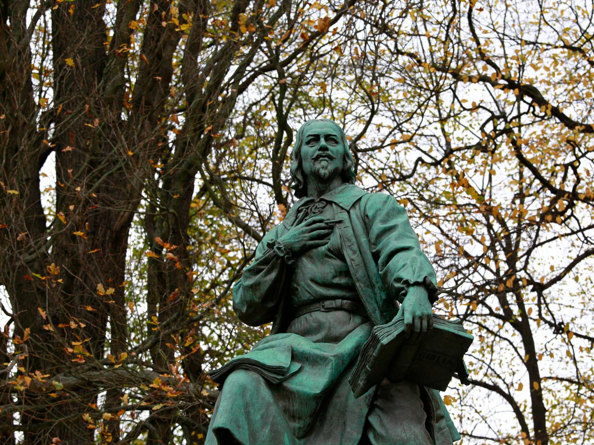 Das Jakob-Böhme-Denkmal im Park des Friedens Görlitz