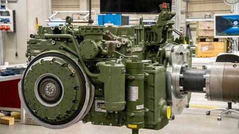 Produktionstätte für Rüstungsgüter bei der RENK AG in Augsburg. Abbildung eines vollautomatischen Schalt- und Lenkgetriebes für den Puma der Bundeswehr Produktionstätte für Rüstungsgüter bei der RENK AG in Augsburg. Abbildung eines vollautomatischen Schalt- und Lenkgetriebes für den Puma der Bundeswehr