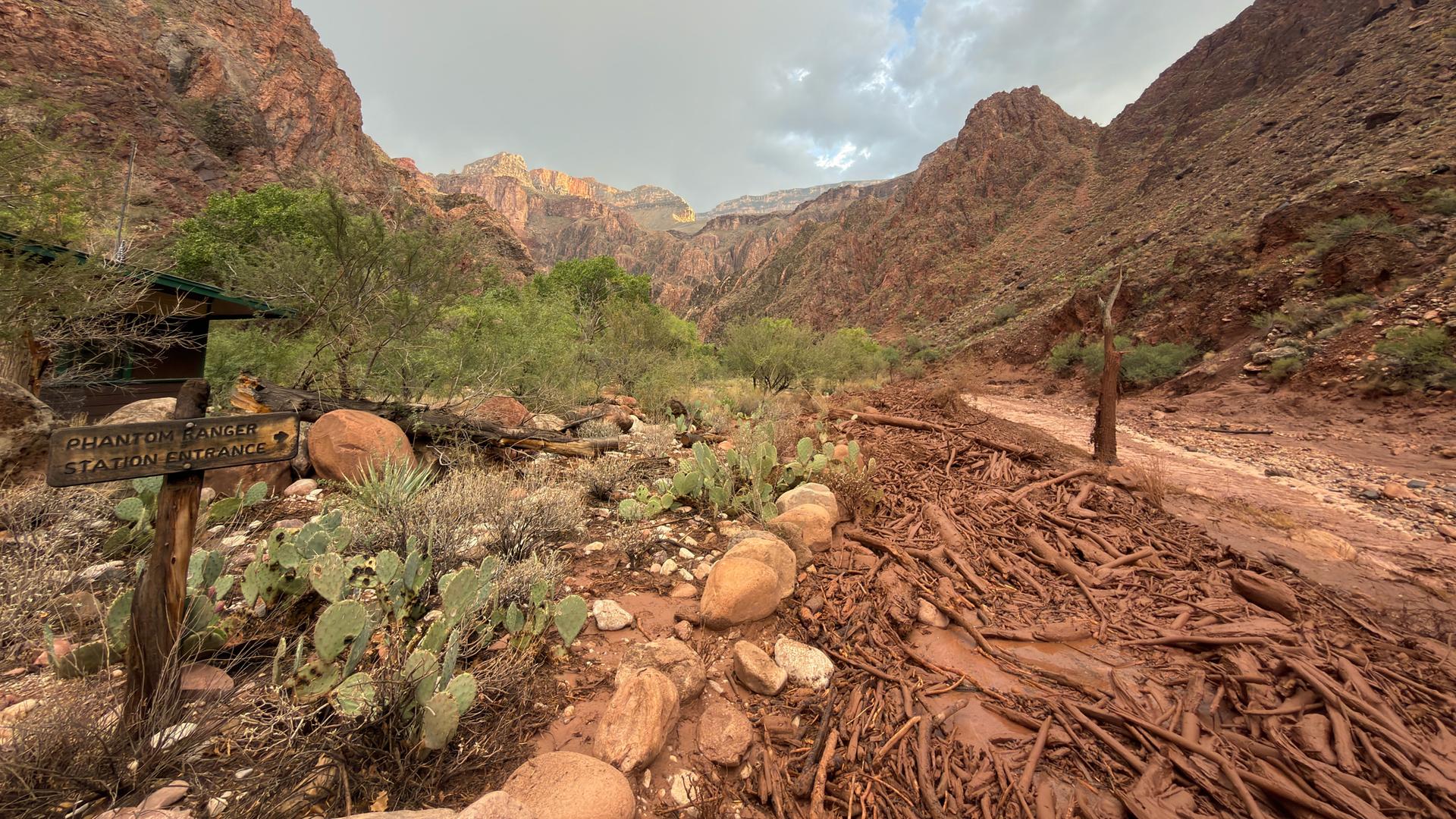 Der Bright Angel Creek in der Nähe der Phantom Ranger Station im Grand Canyon, Arizona, nach einer Sturzflut infolge von Unwettern.