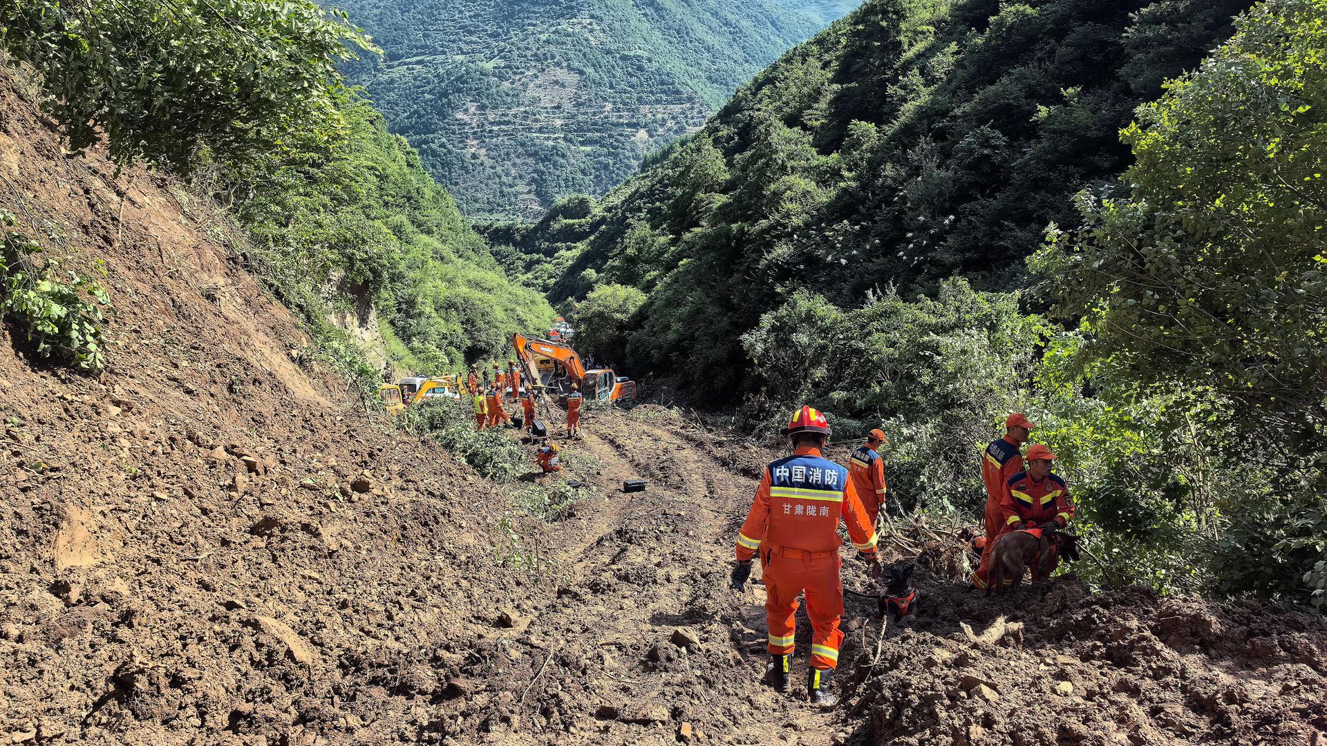 Naturkatastrophe - Mindestens 21 Tote bei Erdrutsch in China