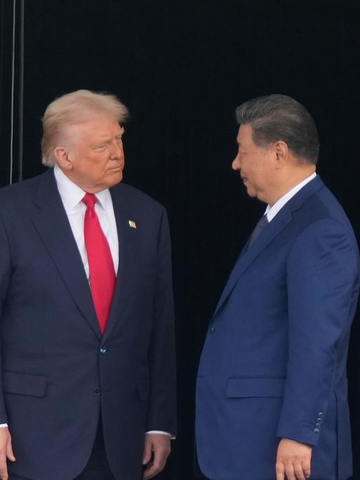 US-Präsident Trump und Chinas Staatschef Xi im südkoreanischen Busan US-Präsident Trump und Chinas Staatschef Xi im südkoreanischen Busan