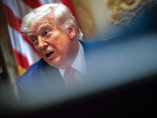 US-Präsident Donald Trump spricht bei einer Kabinettssitzung. US-Präsident Donald Trump spricht bei einer Kabinettssitzung.