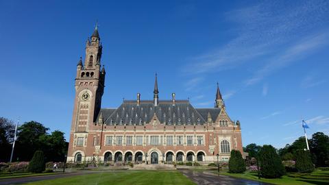 Der Internationale Gerichtshof in Den Haag, das Gebäude Friedenspalast.