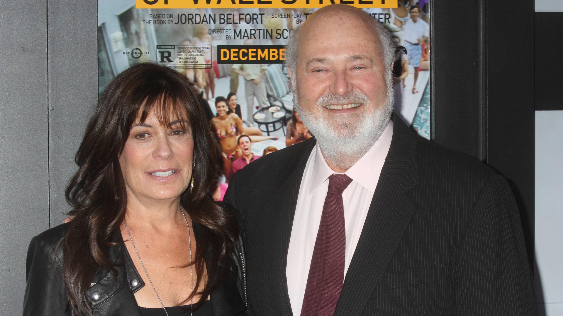 Das Foto zeigt den Hollywood-Regisseuren Rob Reiner und seine Ehefrau Michele Singer Das Foto zeigt den Hollywood-Regisseuren Rob Reiner und seine Ehefrau Michele Singer