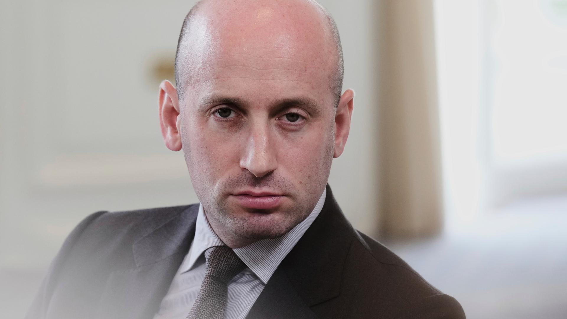 Porträt von Stephen Miller.