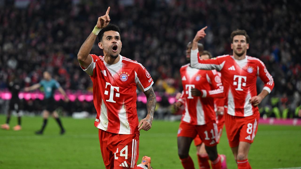 Bayern München - FC St. Pauli: Luis Díaz (Bayern München) jubelt nach seinem Tor zum 2:1.