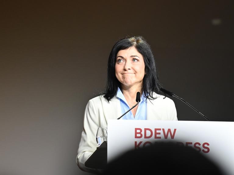 Katherina Reiche (CDU), Bundeswirtschaftsministerin, dem Branchentreffen des Bundesverbandes der Energie- und Wasserwirtschaft.