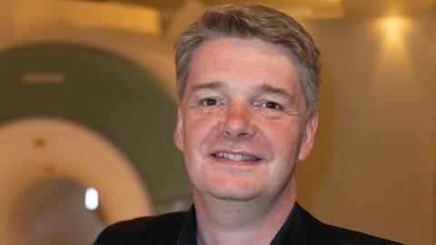 Porträt des Wissenschaftlers und Hirnforschers John-Dylan Haynes.