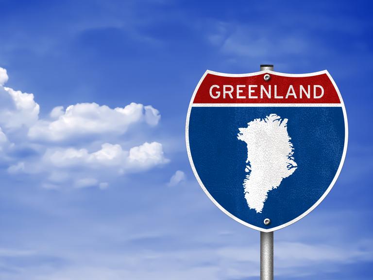 Illustration einer Karte von Grönland auf einem typisch amerikanisch anmutenden Strassenschild.