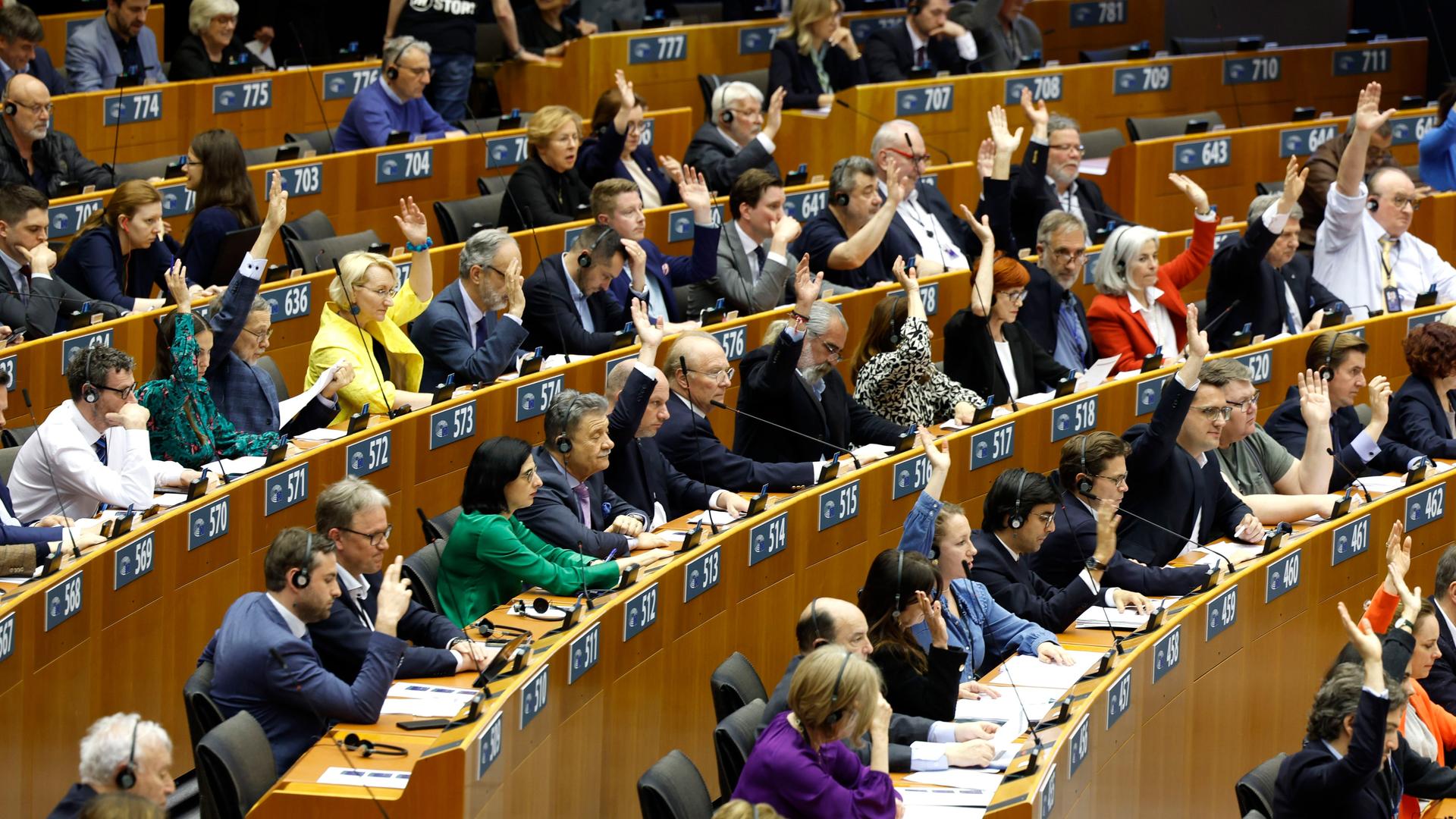 Belgien, Brüssel: Mitglieder des Europäischen Parlaments nehmen an einer Reihe von Abstimmungen teil, während sie an einer Plenarsitzung im Europäischen Parlament teilnehmen.
