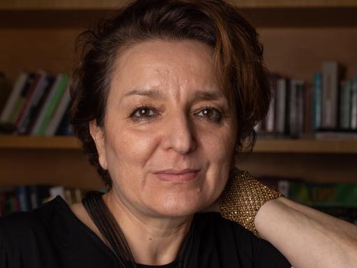 Porträt der Schriftstellerin und Soziologin Eva Illouz in Jerusalem, Israel.