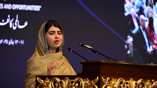 Malala Yousafzai hält eine Rede bei einem Bildungs-Gipfel in Islamabad. 