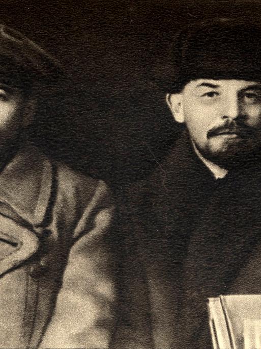 Stalin und Lenin,1919 in Moskau auf dem VIII. Kongress der Kommunistischen Partei Russlands. Gefunden in der Sammlung des Staatlichen Museums für Zeitgeschichte Russlands.