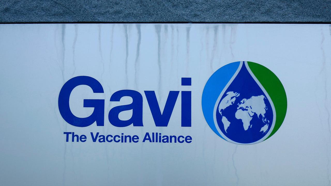An einem Gebäude in Genf befindet sich das Schild von Gavi.