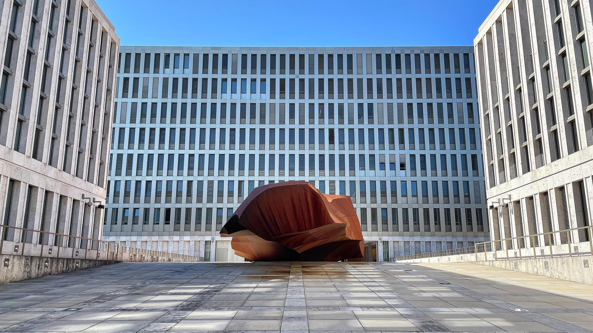 Blick in den Innenhof der Berliner Zentrale des Bundesnachrichtendienstes (BND)