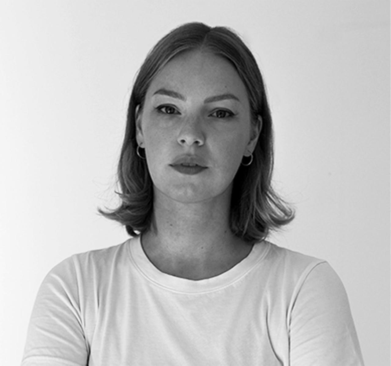 Alisa Kossak, Autorin von „Touch Pool – Berührungsbecken”