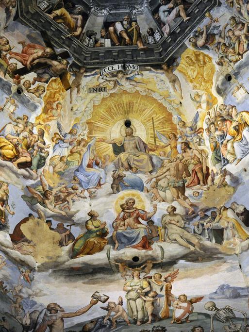 Ein Deckenfresko im Dom von Florenz mit einer Darstellung des Jüngsten Gerichts. Im Zentrum des Gemäldes sieht man eine Figur umgeben von einem runden Lichtschein.