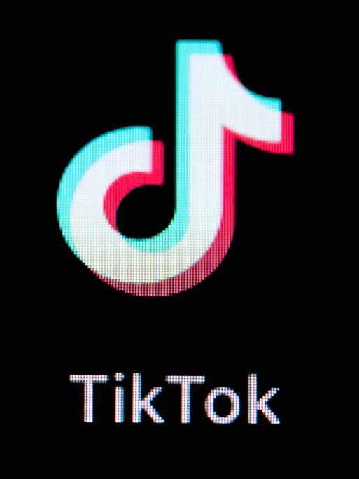 Das TikTok-Logo auf einem Bildschirm.