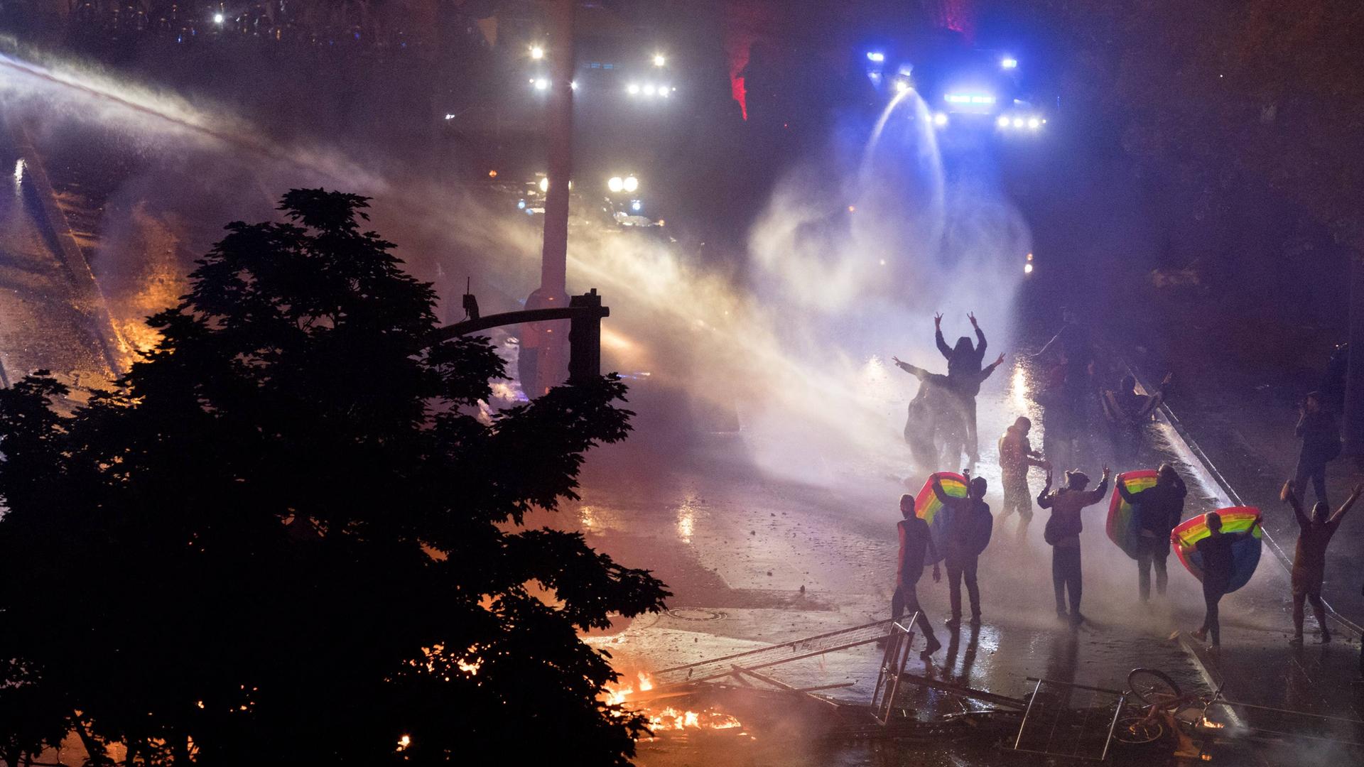 Strassenschlachten beim G20-Gipfel in Hamburg im Jahr 2017.