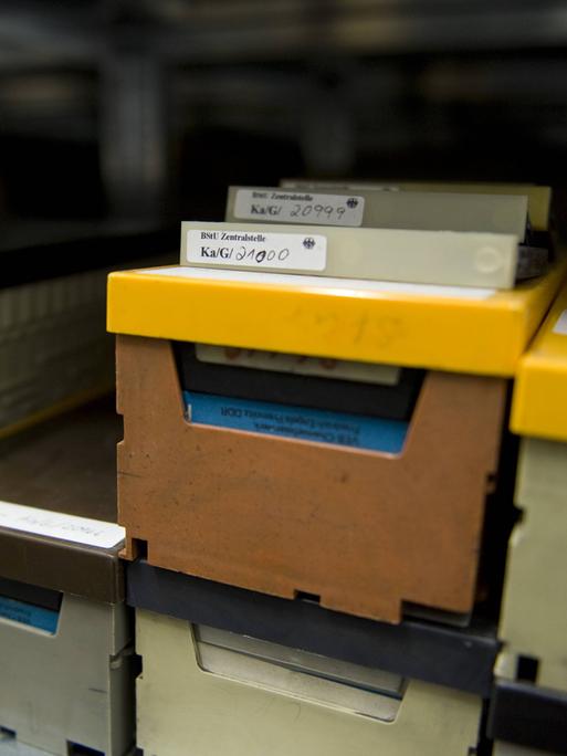 Toncassetten im Stasi-Unterlagen Archiv im Haus der Bundesbeauftragten fuer die Unterlagen der Staatssicherheit der DDR.