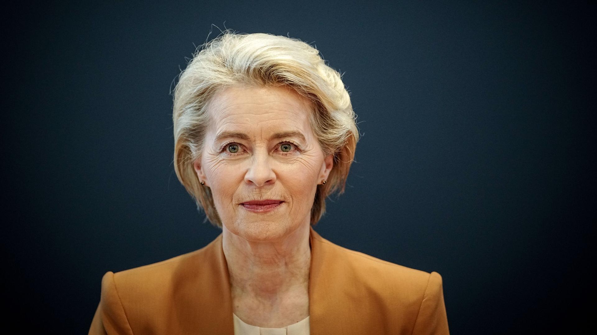Berlin: Ursula von der Leyen, Präsidentin der Europäischen Kommission, nimmt an der CDU-Bundesvorstandssitzung teil.