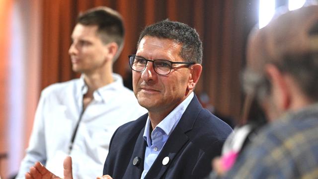 Thomas Schulze, Spitzenkandidat und Landesvorsitzender des BSW Sachsen-Anhalt nimmt an der Wahlparty der Partei teil.