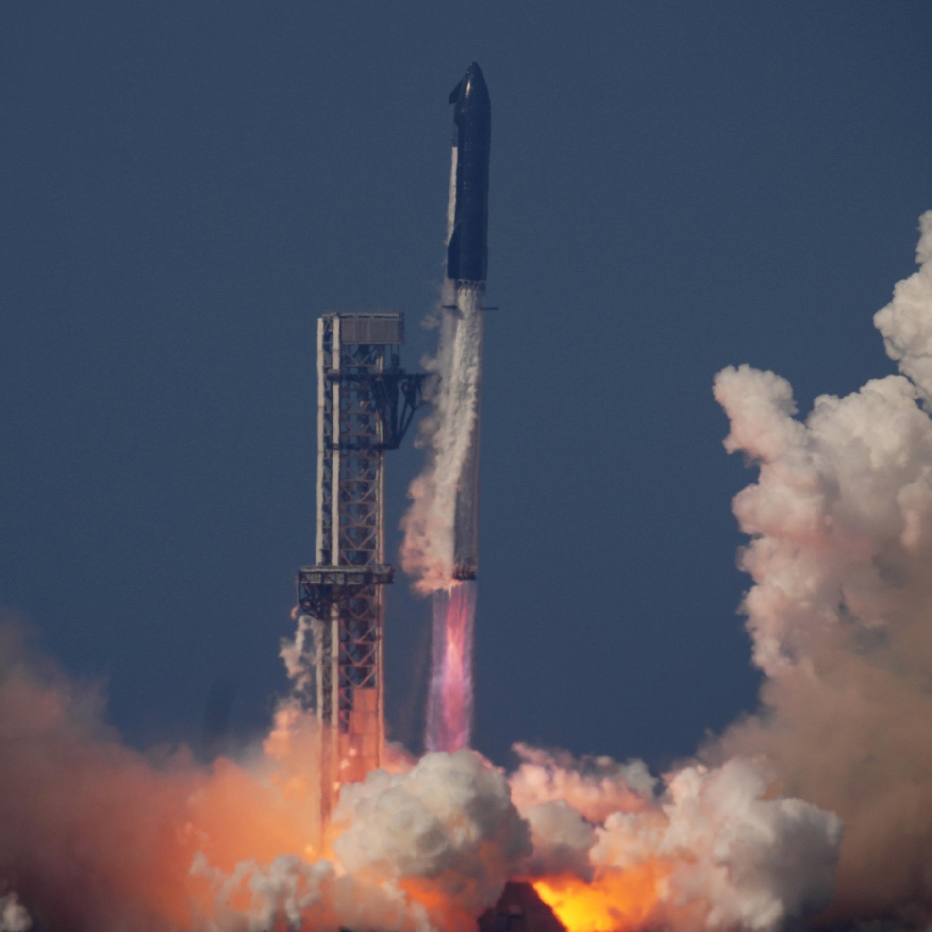 Raumfahrt - SpaceX gelingt Testflug mit neuer Starship-Version