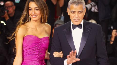 Amal Alamuddin Clooney und George Clooney beim Filmfestival Venedig, Italien