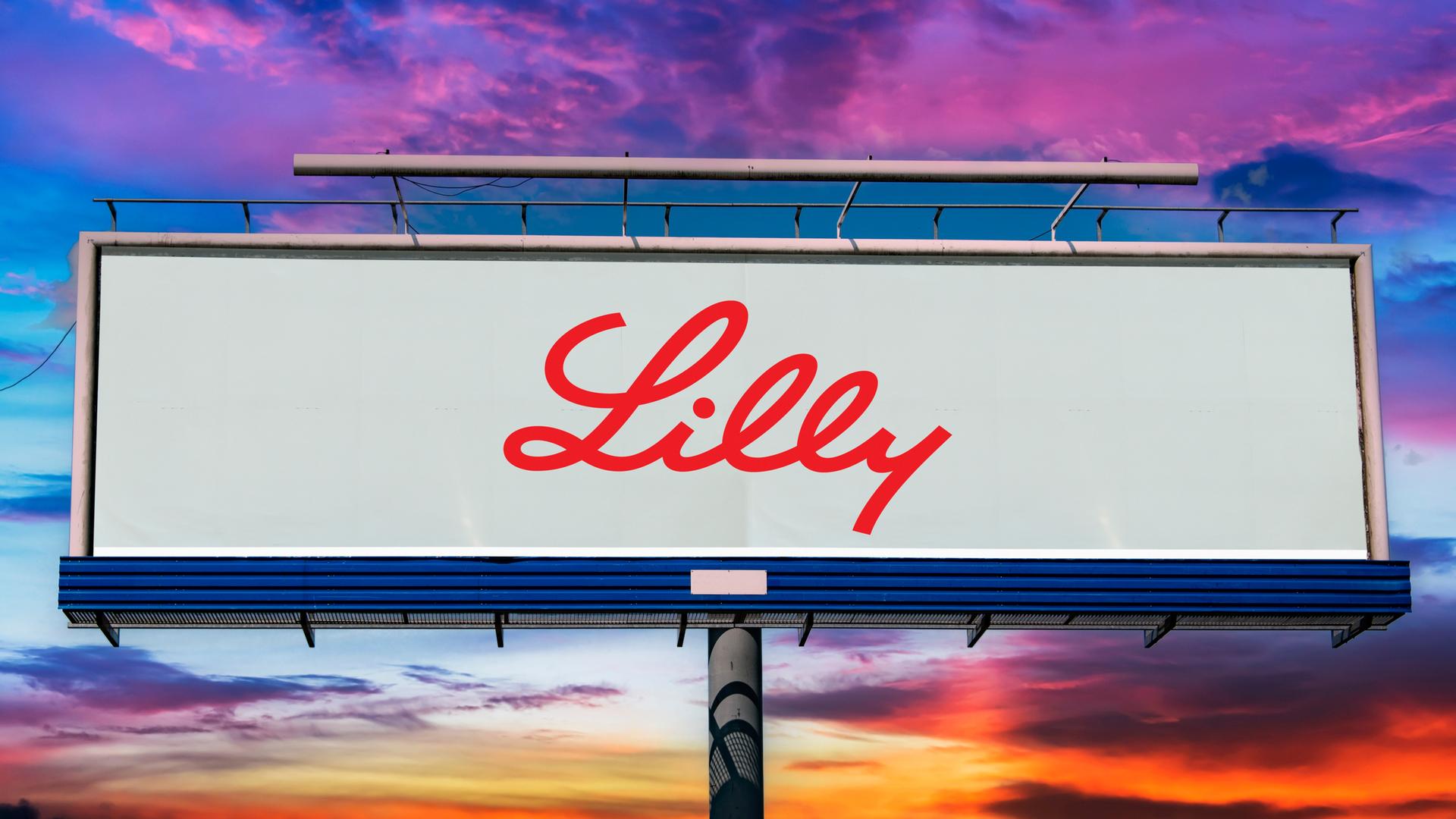 Werbetafel mit dem Logo von Eli Lilly and Company, einem Pharmaunternehmen mit Hauptsitz in Indianapolis.