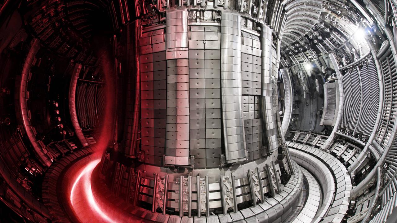 Blick in das Plasmagefäß des Forschungsreaktors Joint European Torus (JET)