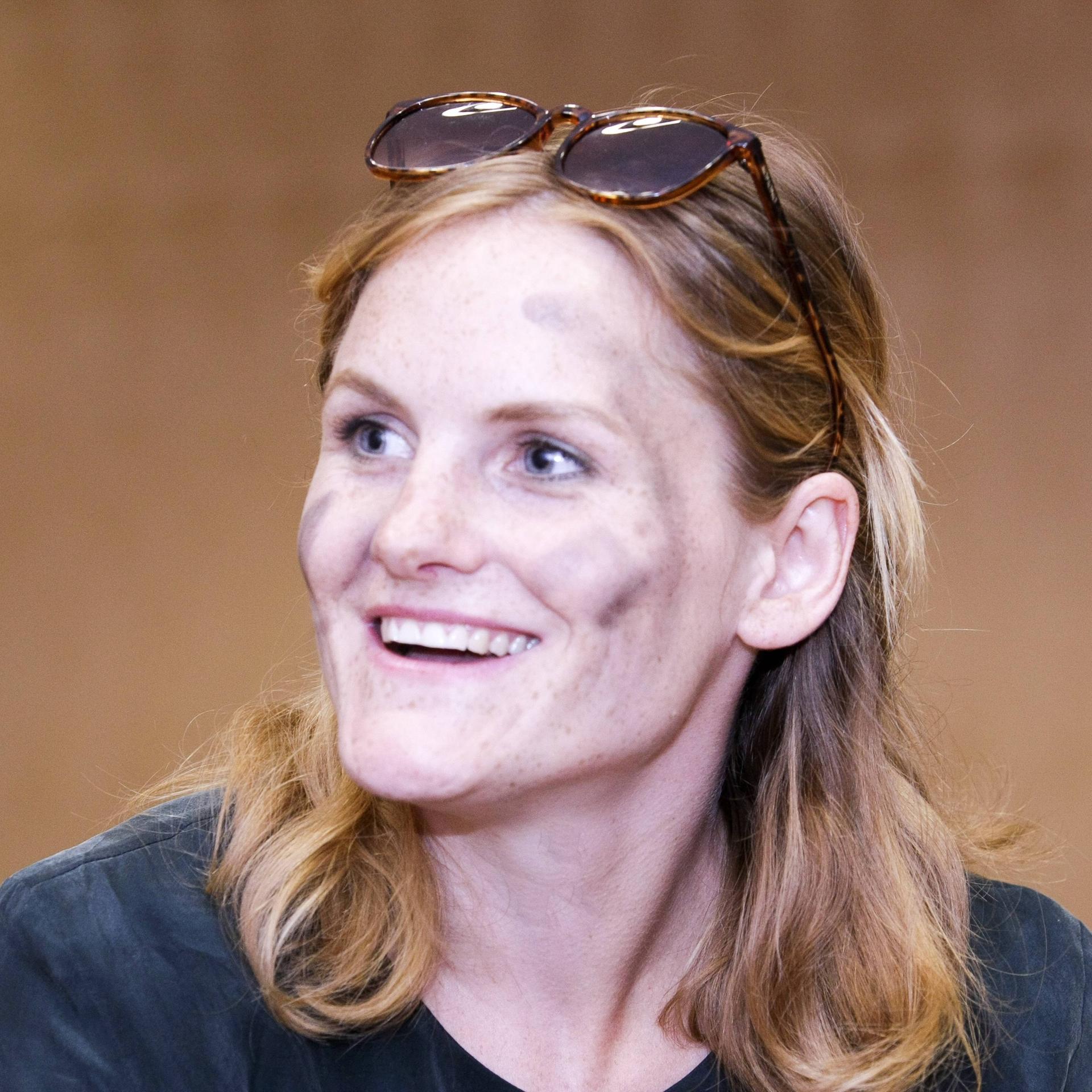 Künstlerin Cesy Leonard - Erst wurde sie Mutter, dann Feministin