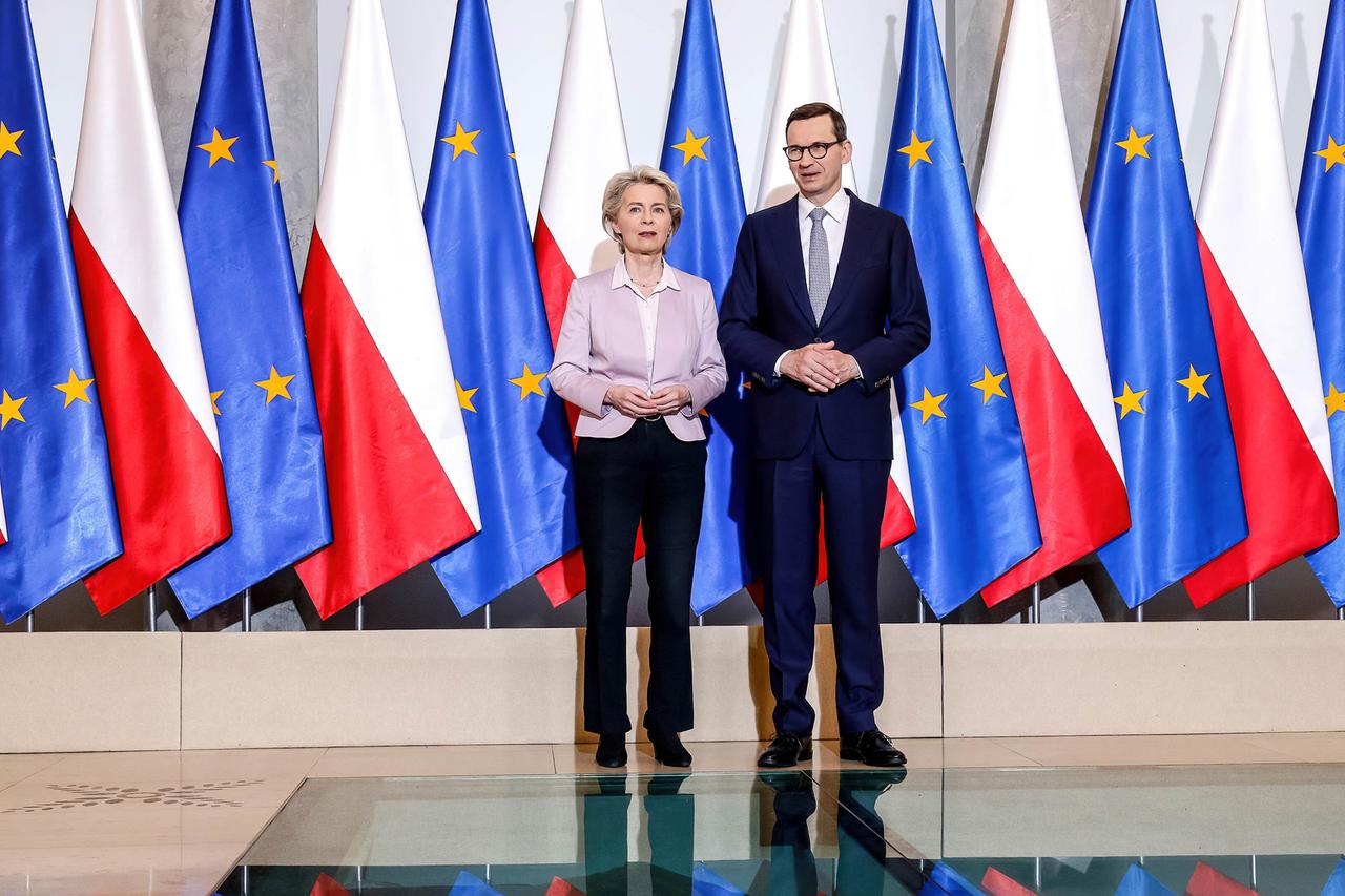 Ursula von der Leyen bei ihrem Besuch in Polen mit Premierminister Mateusz Morawiecki