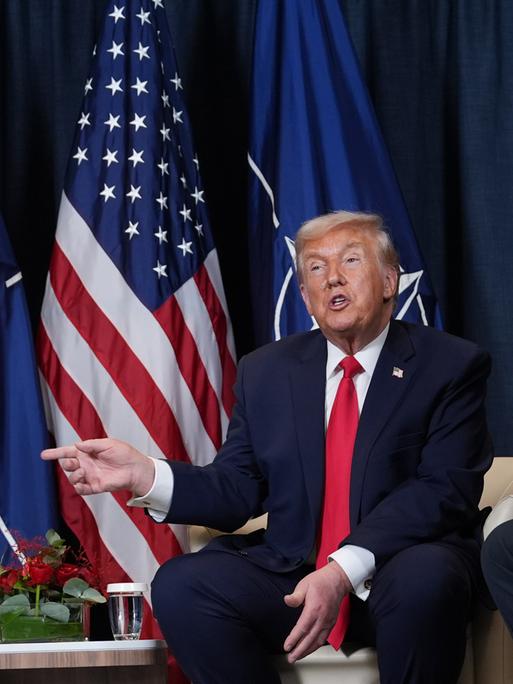 NATO-Generalsekretär Mark Rutte (links) und US-Präsident Donald Trump beim Weltwirtschaftsforum in Davos