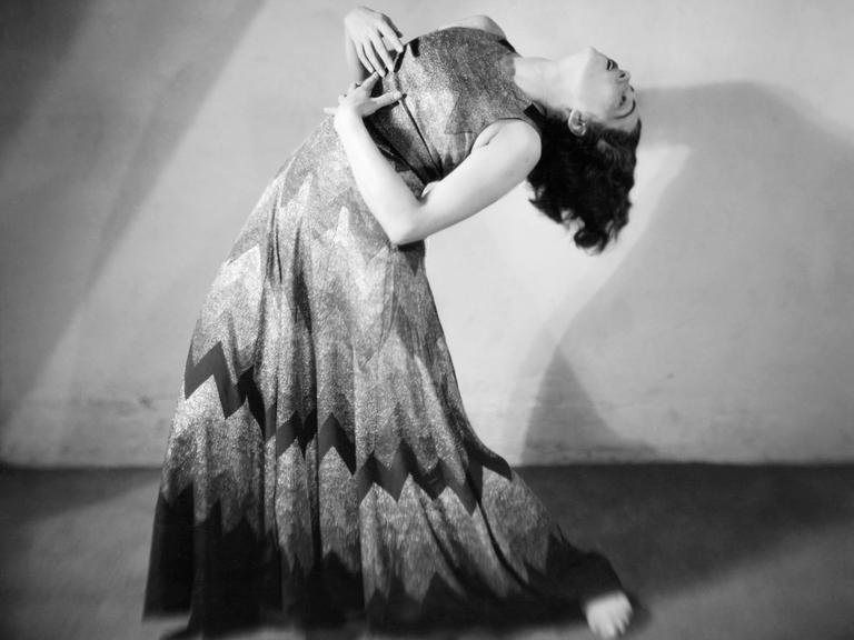 Eine historische Aufnahme der Tänzerin Mary Wigman: "Danseuse in Dance of Sorrow" aus dem Jahr 1931.