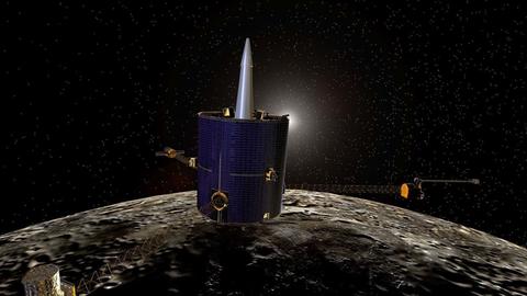 Illustration der Raumsonde Lunar Prospektor über der zerklüfteten Mondoberfläche