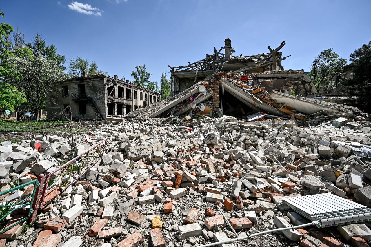 Ein Blick auf die Zerstörungen in der Front-Stadt Awdijiwka in der Region Donetzk